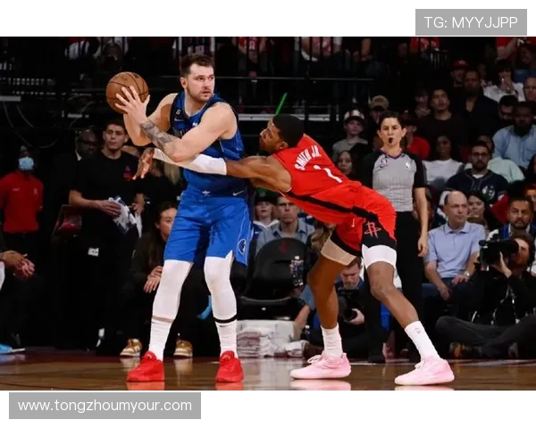 汤普森27分申京26+11火箭击败独行侠迎来四连胜球队整体表现出色